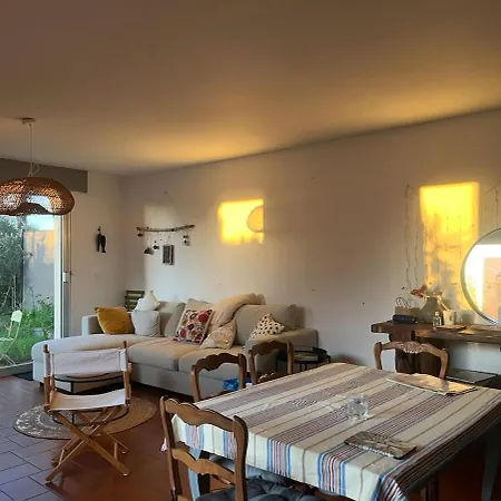 With Garden, Close To Capelan Cove Appartement Bandol