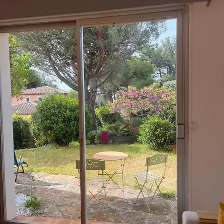 Appartement With Garden, Close To Capelan Cove Bandol
